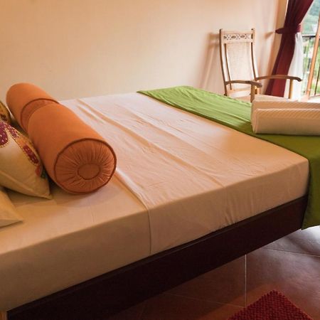 Aronka Homestay แคนดี้ ภายนอก รูปภาพ